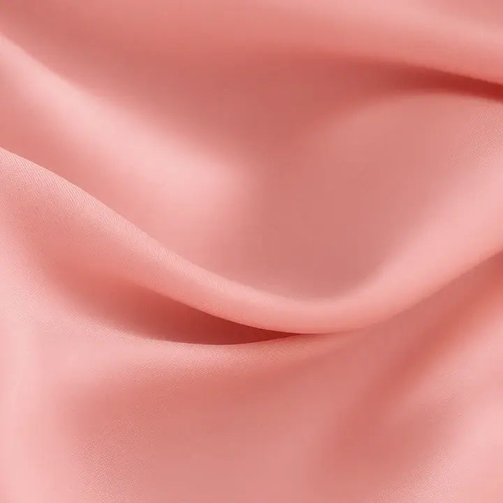 Silke vs. bomuld – hvilken er bedst til hud og hår?